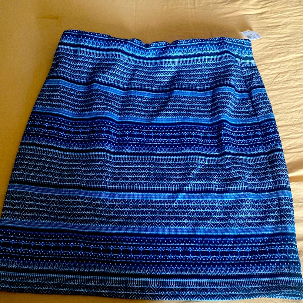 Brand new!! Navy patterned skirt.